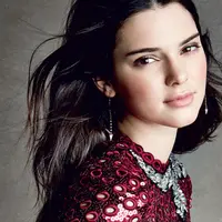 Inilah beberapa fashion item yang bakal membantu kamu tampil keren bak Kendall Jenner.

