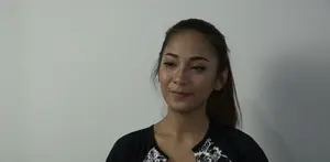 Dinda Kirana sudah bisa membeli sesuatu untuk keluarganya dari hasil kerjanya. Tetapi, Dinda mengaku belum pernah memegang sendiri uang honor kerjanya.