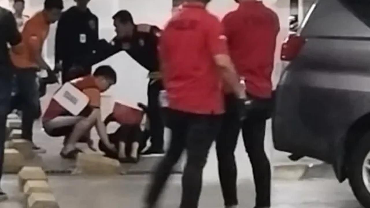 Pengacara keluarga Gregorius Ronald Tannur, Lisa Rahmat pun menjelaskan detik-detik kejadian versi sang klien: