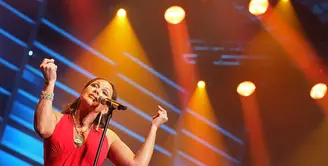 Vanessa William tampil megah dan mewah dalam penutupan Java Jazz 2018 hari pertama. (Bambang E. Ros/Bintang.com)