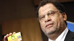 Danny Jordaan, Chief Executive officer of the 2010 World Cup local organizing committee addresses on February 18, 2009 a FIFA Ticketing media seminar at the Sandton Convention center in Johannesburg. AFP PHOTO/GIANLUIGI GUERCIA