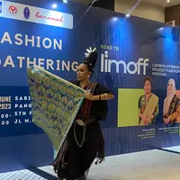 Kain Tenun khas Lombok, credit: Anisha Saktian Putri