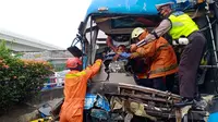 Kecelakaan beruntun di MT Haryono, Jakarta Timur yang melibatkan Bus Transjakarta di jalan MT Haryono (Istimewa)