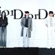 Jonathan Anderson resmi memamerkan koleksi pertamanya untuk Dior di Korea Selatan. Koleksi debutnya ini disaksikan oleh sederet artis ternama, mulai dari Han So Hee hingga Nam Joohyuk. Penasaran seperti apa penampilan mereka? [Dior]