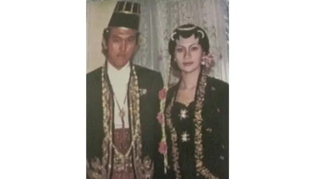 Genap 74 Tahun, Ini 6 Foto Lawas Aburizal Bakrie yang Bikin Pangling
