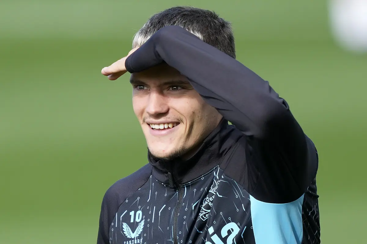 Foto: Keceriaan Pemain Bayer Leverkusen Jelang Hadapi AC Milan di Liga Champions, Sesi Latihan Penuh Canda Tawa