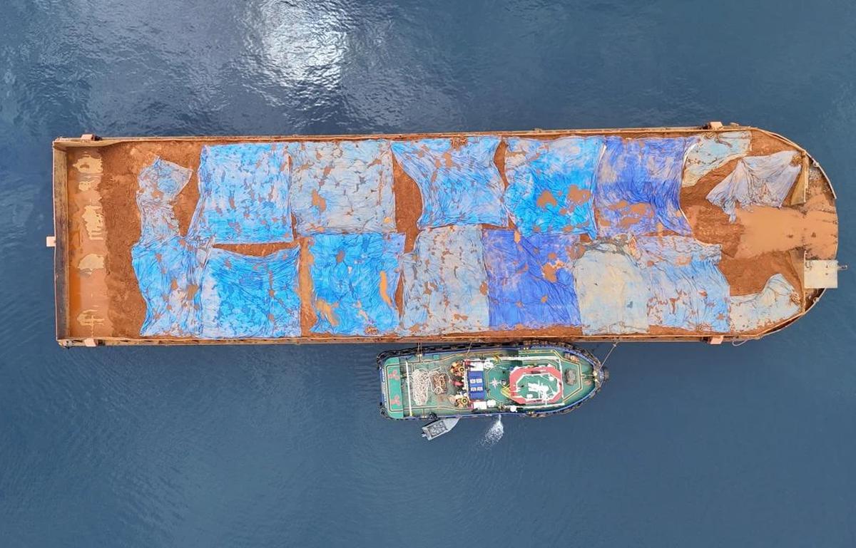 FOTO: KRI Pari-849 Amankan Kapal Pengangkut Ore Nikel Ilegal di Perairan Sulawesi Tenggara