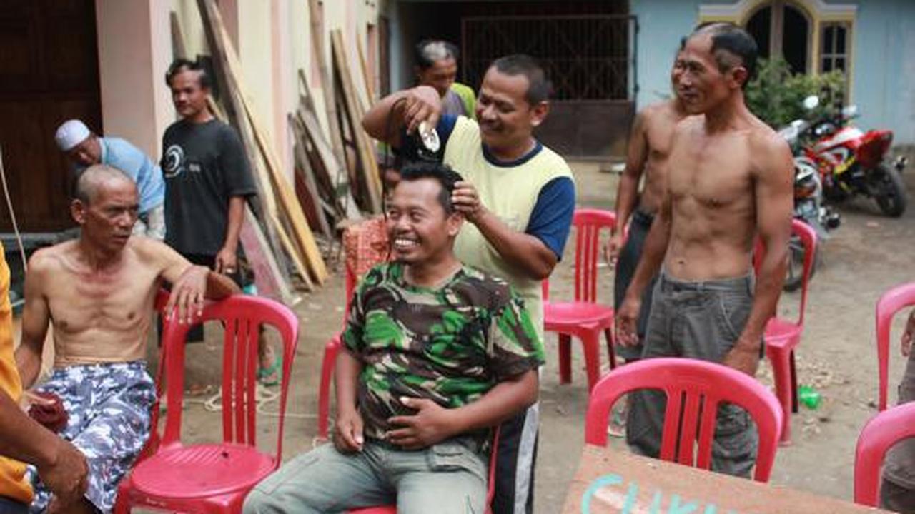 2 Terdakwa kasus bambu bebas, warga Magelang cukur gundul massal