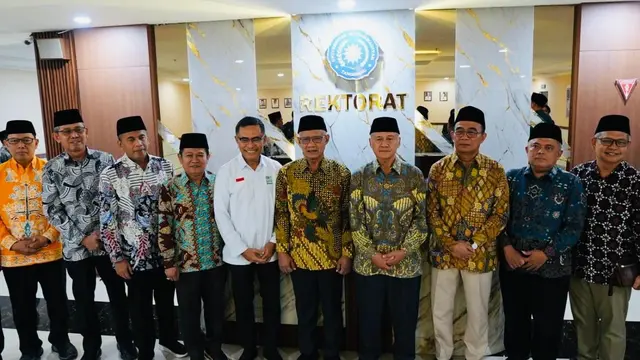 Yayasan Muslim Sinar Mas (YMSM) mewakafkan 1.000 mushaf Alquran. (Dok Sinar Mas)
