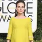 Intip deretan selebritas cantik yang mengenakan gaun warna kuning di Golden Globes 2017. (Foto: whowhatwear.com)