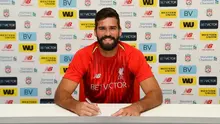 Kiper timnas Brasil, Alisson Becker, resmi pindah dari AS Roma ke Liverpool. (Twitter/Liverpool)