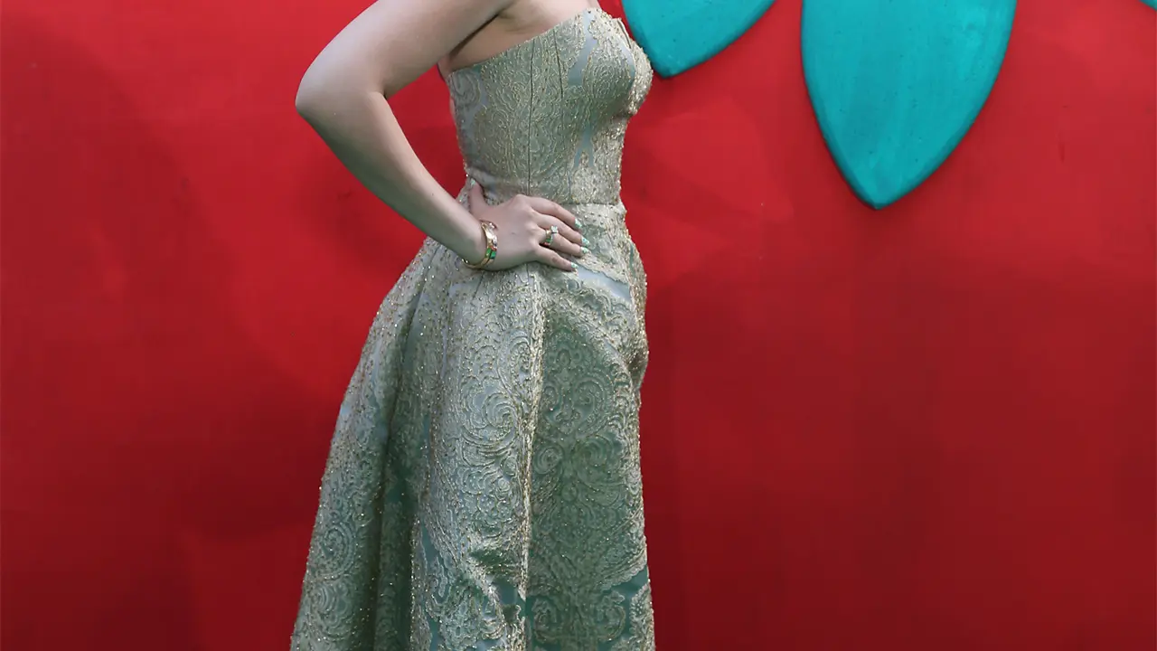[Bintang] Carissa Putri