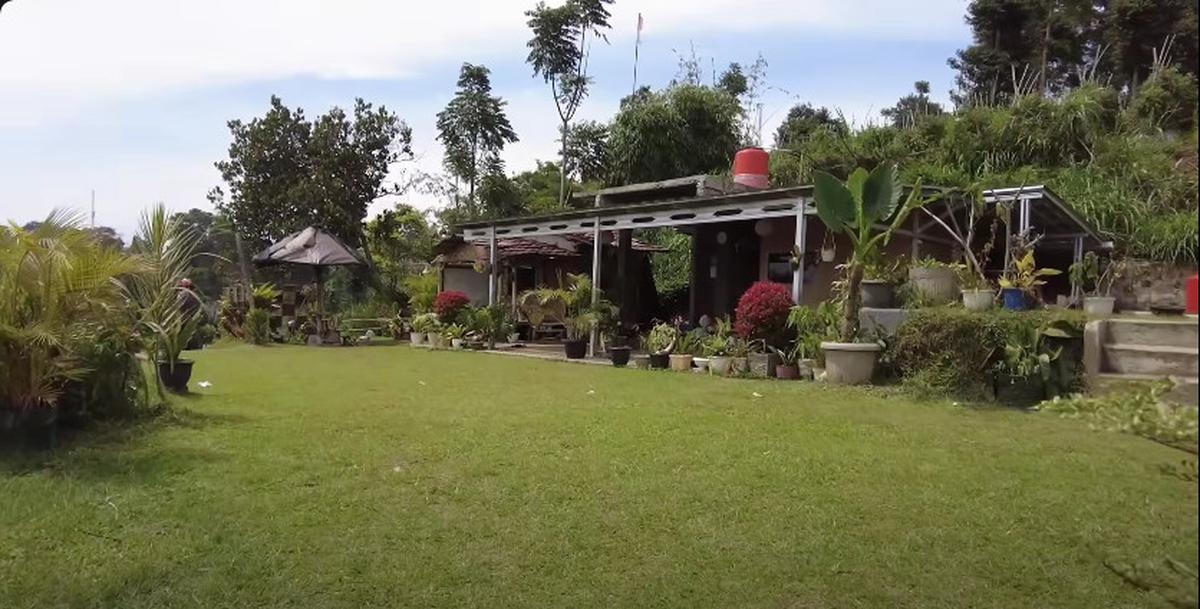 Hindari Keramain Kota, Sule Pilih Tinggal di Gunung dengan Rumah Sederhana