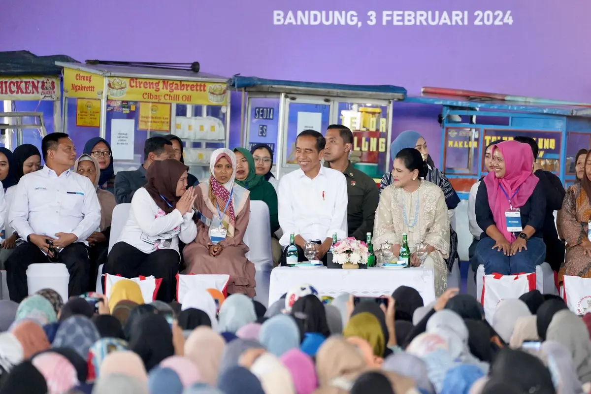 Presiden Joko Widodo kembali bertemu dengan 5.000 nasabah PNM Mekaar di Bandung. (Liputan6.com/ ist)