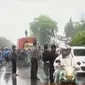 Mahasiswa di Makassar bentrok dengan polisi saat memperingati Sumpah Pemuda.