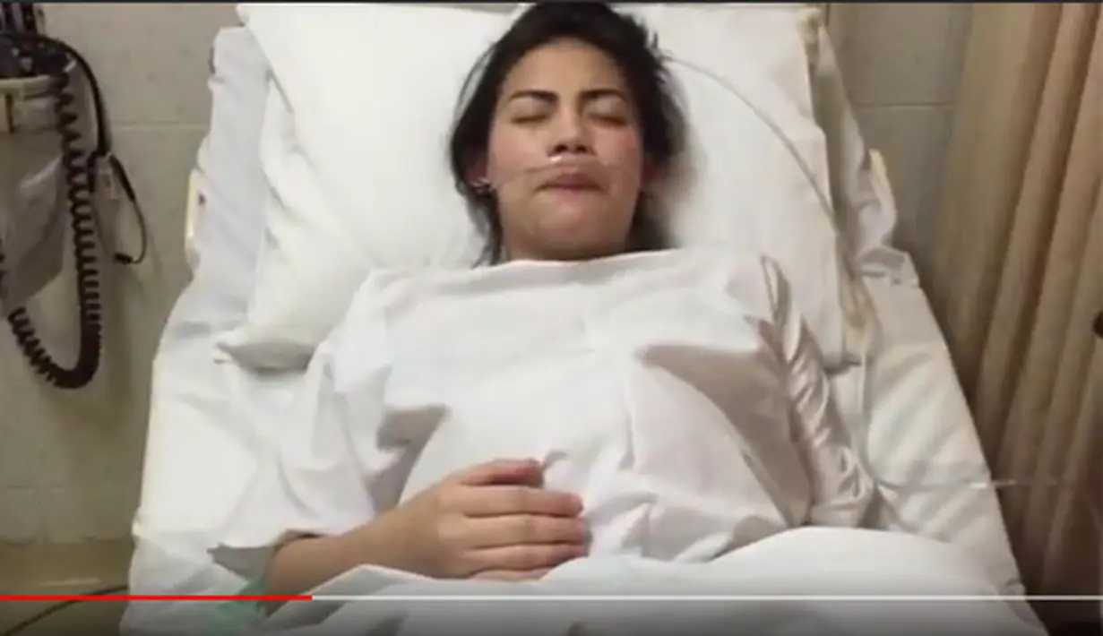 Kezia Karamoy mengumumkan melalui vlog kabar bahagia. Ia baru saja melahirkan anak pertamanya dari pernikahannya dengan Axcel Narang. Kabar bahagia itu disampaikan melalui vlog. (Instagram/itskeziakaramoy)