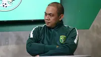 Candra Wahyudi, manajer Persebaya Surabaya. (Bola.com/Adiyta Wany)