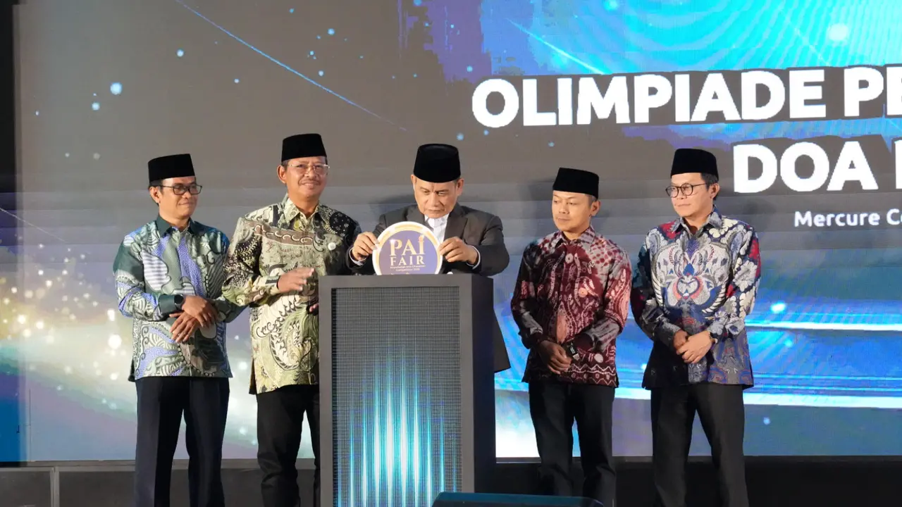 Wakil Menteri Agama (Wamenag) Romo Muhammad Syafi’i resmi membuka Grand Final Olimpiade Pendidikan Agama Islam (PAI) 2025 dan Doa PAI untuk Bangsa di Jakarta, Minggu (30/11/2025). (Istimewa)