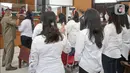 Para saksi mengambil sumpah dalam sidang lanjutan kasus pembunuhan Brigadir N Yosua Hutabarat atau Brigadir J dengan terdakwa Ferdy Sambo dan Putri Candrawathi di Pengadilan Negeri Jakarta Selatan, Selasa (1/11/2022). Agenda sidang kasus pembunuhan Brigadir J hari ini adalah pemeriksaan saksi dari pihak keluarga Brigadir J. (Liputan6.com/Faizal Fanani)