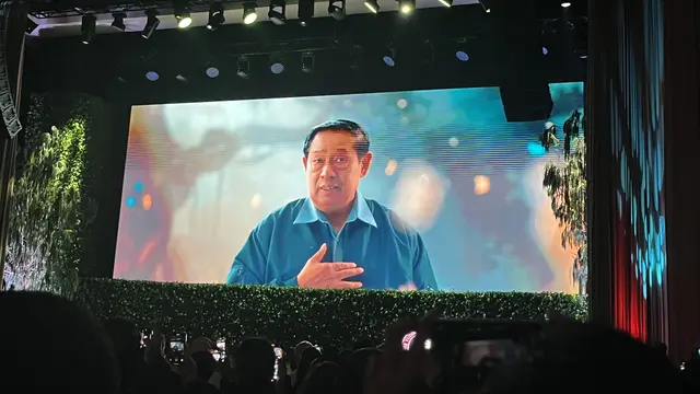 Presiden Keenam Republik Indonesia, Susilo Bambang Yudhoyono (SBY), kembali menunjukkan karya terbarunya yakni sebuah lagu yang berjudul Save Our World. Lagu didengarkan pertama kali pada malam ini di Djakarta Theater, Selasa (1/7/2025).