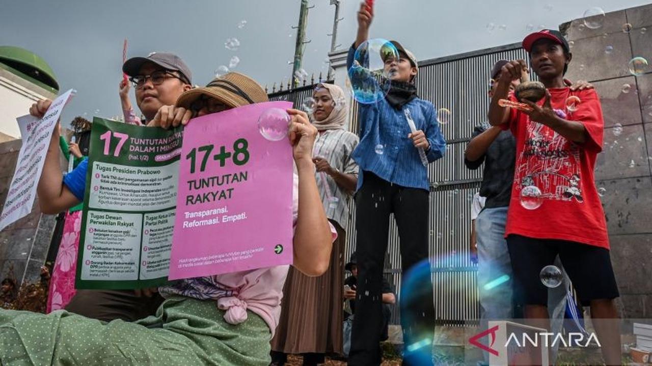 Menguak Angka 17+8: Respons DPR RI terhadap Tuntutan Publik untuk Reformasi Demokrasi