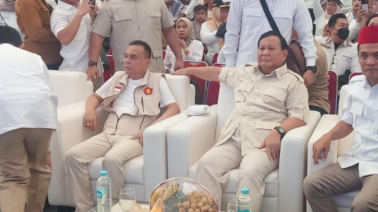 Ketua Umum Partai Gerindra Prabowo Subianto mengingatkan pendukungnya tidak reaktif saat ada pihak yang menghina atau memfitnah. Menurutnya, cara hadapi hinaan dengan memberikan senyuman.