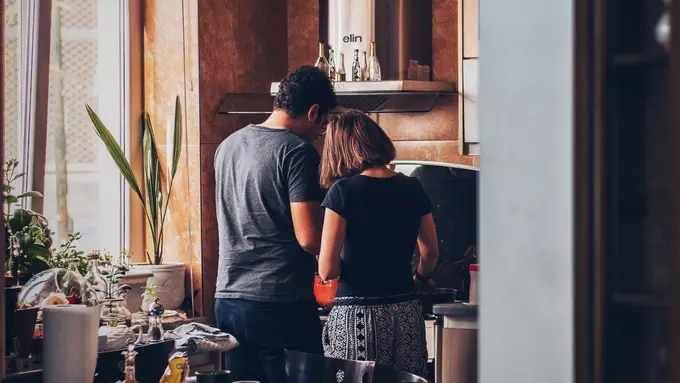 [Fimela] Akademi Suami Sejati