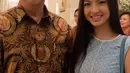 Beberapa artis yang hadir diacara makan malam diantaranya Raline Syah. "Ngobrol seru dengan Gubernur DKI Jakarta Pak Ahok" tulis Raline Syah di akun Instagramnya. (Bintang.com/raline_shah)