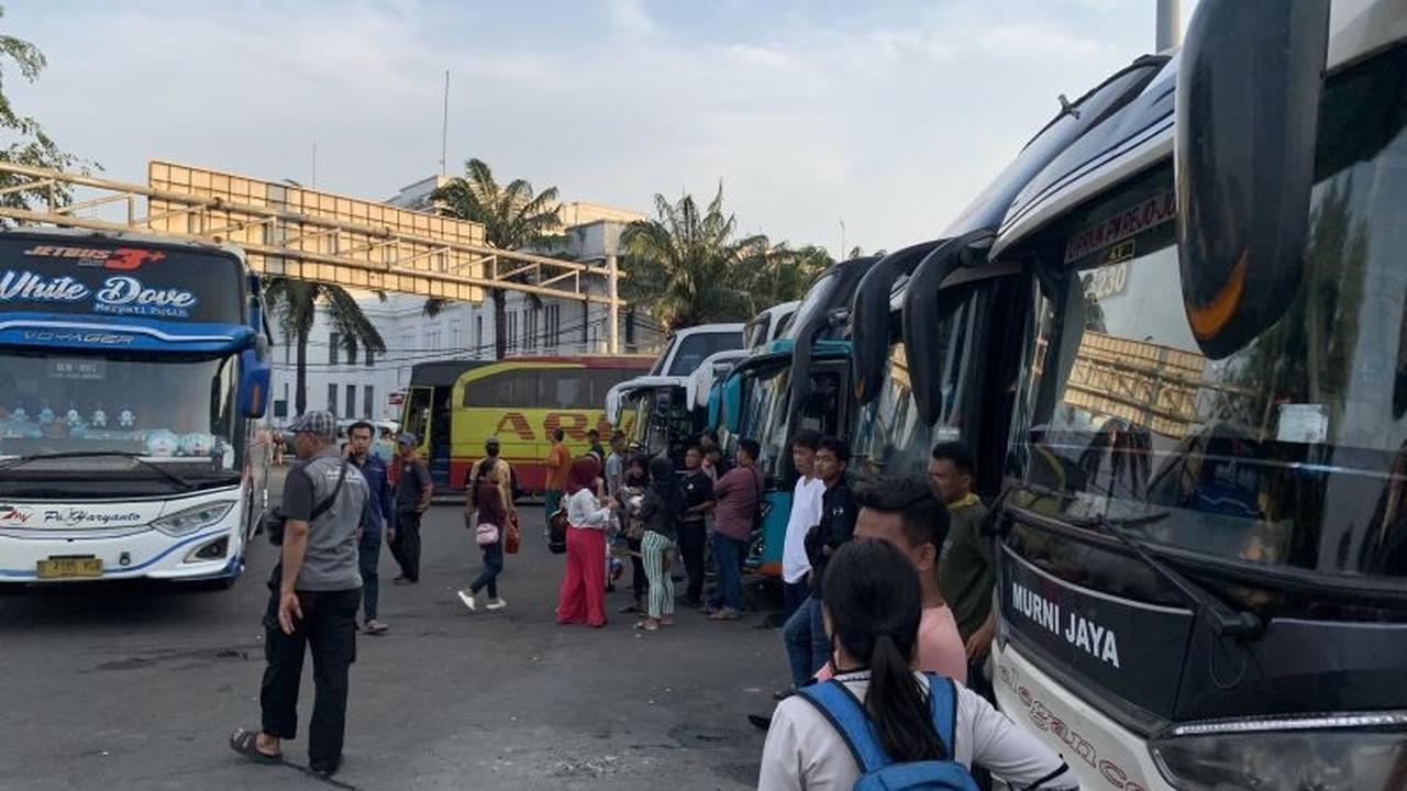 Ribuan Penumpang Padati Terminal Tanjung Priok Selama Libur Natal 2025
