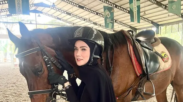 Mulan Jameela berkuda (Instagram/mulanjameela1)