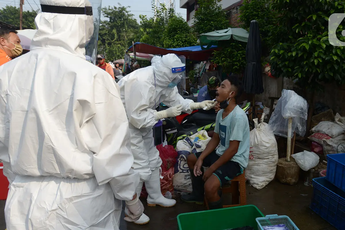 Swab Test Pasar Karang Anyar