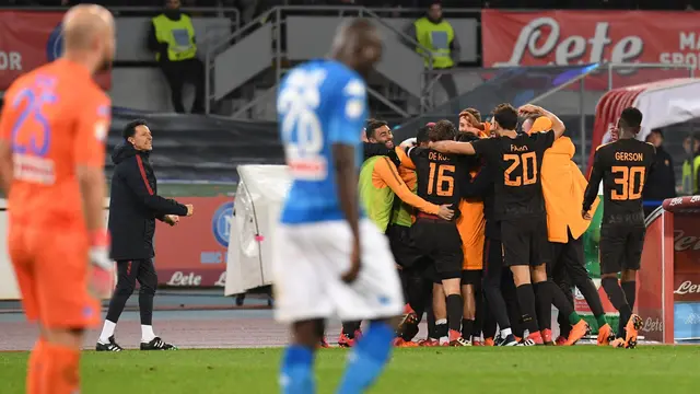 Main Dikandang Sendiri, Napoli Dipermalukan AS Roma 2-4