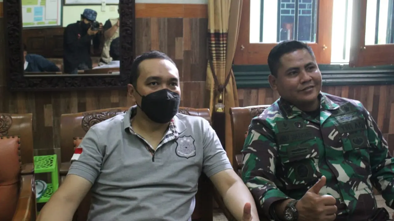 Kapolres Blora, AKBP Wiraga Dimas Tama lan Dandim 0721/Blora, Letkol Inf Andy Soelistyo. (Liputan6.com/Ahmad Adirin)