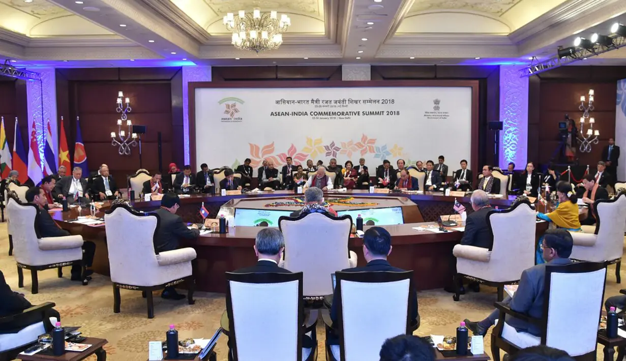 Suasana Konferensi Tingkat Tinggi (KTT) ASEAN-India di Rasthrapati Bhawan, India, Kamis (25/1). KTT diselenggarakan dalam rangka memperingati 25 tahun hubungan kerja sama antara India dengan anggota ASEAN. (Liputan6.com/Pool/Biro Pers Setpres)