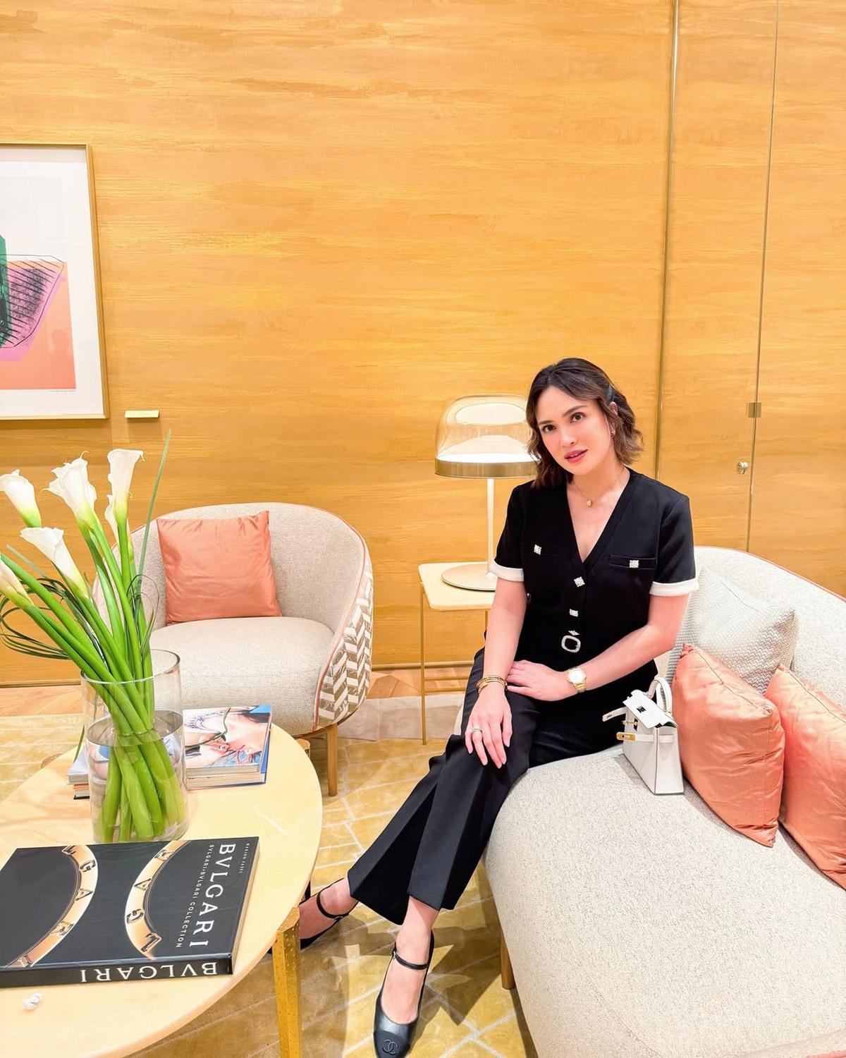 7 Potret Sandy Aulia dengan Aura Single Mom Cantik Berkelas