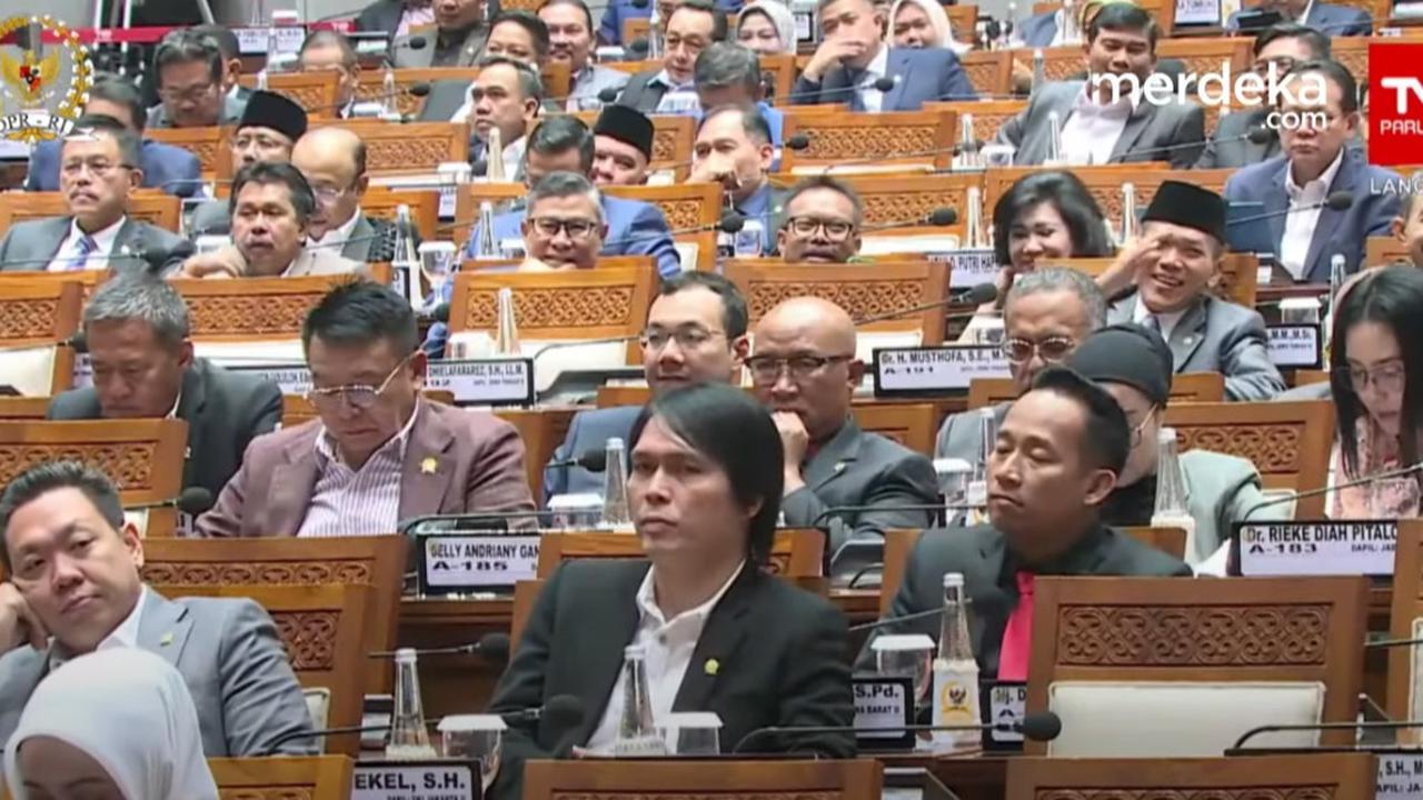 VIDEO: Paripurna DPR Sahkan Pimpinan dan Dewas KPK Baru 2024-2029, Denny Cagur PDIP Tertidur