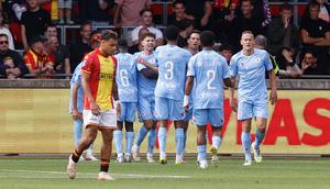Dean James dalam pertandingan Go Ahead Eagles melawan Sparta Rotterdam di Stadion De Adelaarshorst, Sabtu (23-8-2025). (Dok. www.ga.eagles.nl)