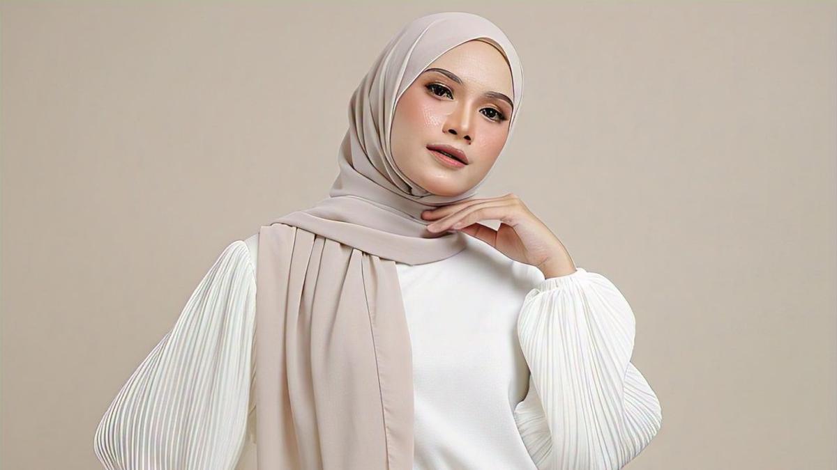 6 Outfit ke Pantai Hijab Simple dan Nyaman, Cocok untuk Liburan Santai