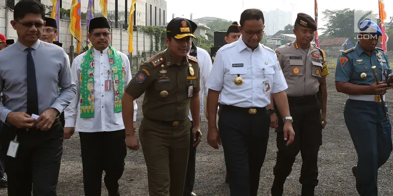 Anies dan Pimpinan KPK Pimpin Apel Penertiban Reklame