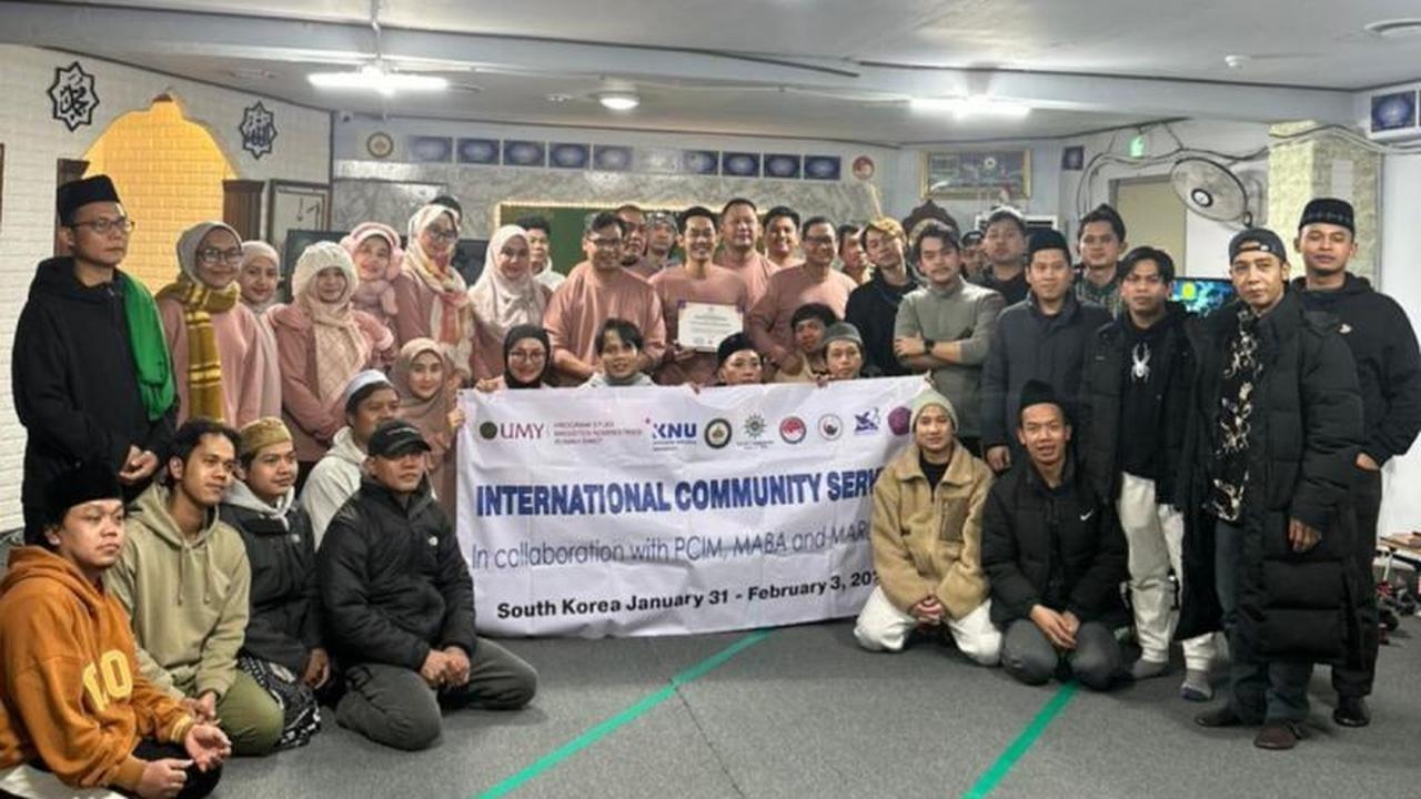 UMY Perkuat Jejaring Global: 14 Mahasiswa MARS Ikuti Pengabdian Masyarakat di Korsel
