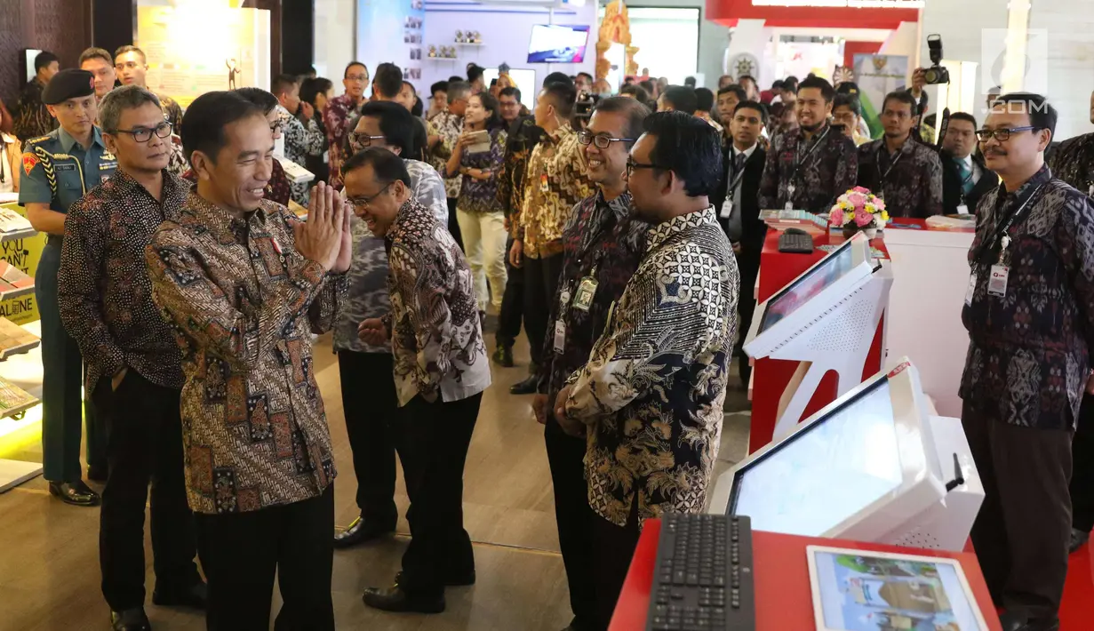 Presiden Jokowi saat menghadiri peringatan hari Antikorupsi Dunia di Jakarta, Senin (11/12). (Liputan6.com/Angga Yuniar)