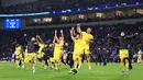 Para pemain Inter Milan melakukan selebrasi usai melawan FC Porto pada pertandingan leg kedua babak 16 besar Liga Champions di Stadion Dragao, Porto, Portugal, 14 Maret 2023. Inter Milan menyusul rival sekotanya, AC Milan, melenggang ke babak selanjutnya usai menang agregat 1-0 atas wakil Portugal, FC Porto. (AP Photo/Luis Vieira)