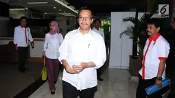 Menpora Imam Nahrawi bersiap menyampaikan keterangan di Gedung Kemenpora, Jakarta, Kamis (31/8). Keterangan terkait hasil perolehan medali Indonesia pada SEA Games 2017 di Kuala Lumpur, Malaysia. (Liputan6.com/Helmi Fithriansyah)