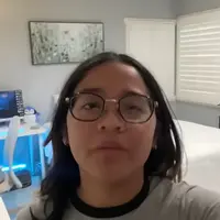 Cinta anak Uya Kuya dan Astrid belum lama ini menjadi perbincangan warganet. Sekedar informasi, Cinta Kuya sedang kuliah di Amerika Serikat. Cinta menjadi perbincangan karena mencari uang tambahan dengan cari botol bekas hingga kerja di restoran. Berikut kamar Cinta di Amerika. [Youtube/Cinta]