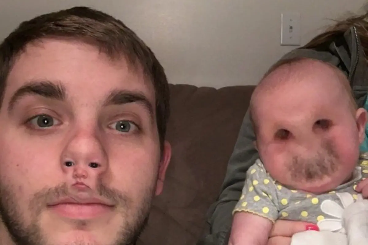 10 Bukti Kamu Sudah Kecanduan Main 'Face Swap', Bikin Ngakak!