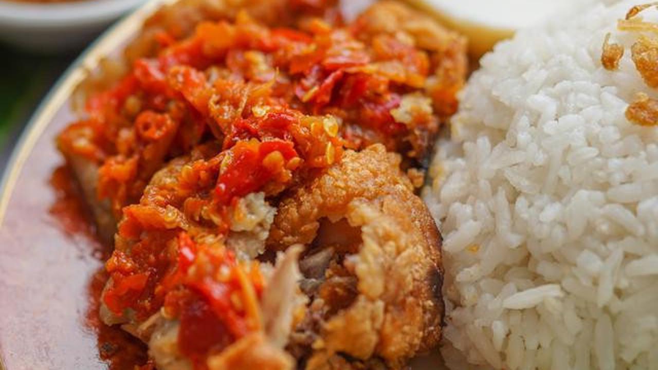 ilustrasi ayam geprek