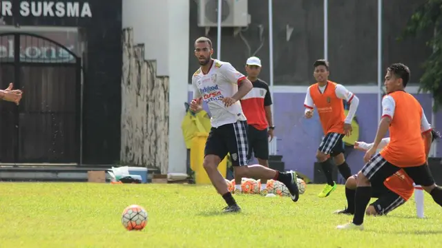 Sylvalo Dominique Comvalius