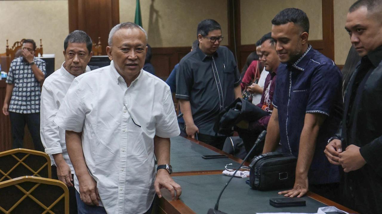 FOTO: Dua Eks Pejabat Pertamina Divonis 6 Tahun dalam Kasus Korupsi Tata Kelola Minyak Mentah