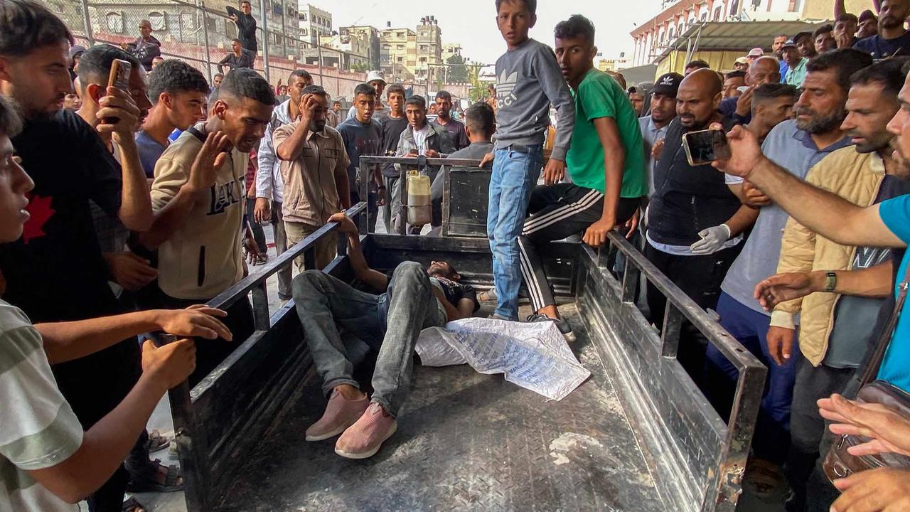 FOTO: Kekejian Israel, Sedikinya 63 Warga Gaza tewas Ditembak Saat Menunggu Truk Bahan Makanan