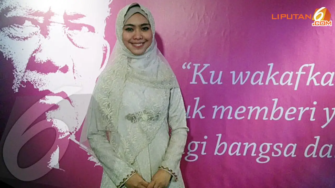 oki-setiana-dewi-131127b.jpg